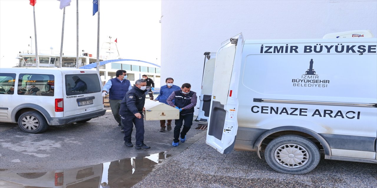 İzmir'de denizde erkek cesedi bulundu