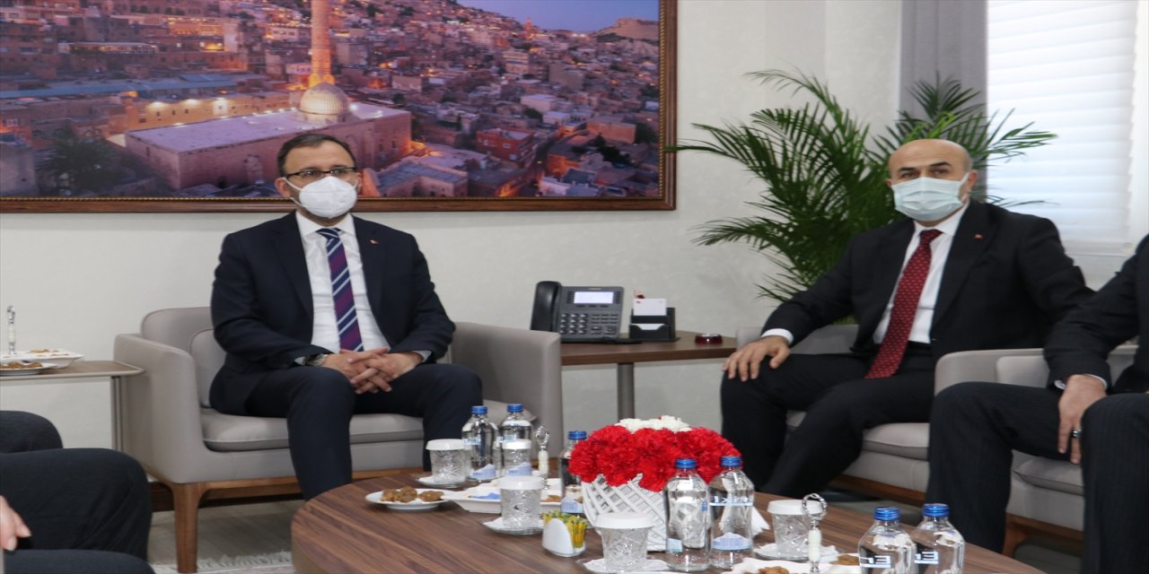 Gençlik ve Spor Bakanı Kasapoğlu, Mardin Kızıltepe'de ziyaretlerde bulundu