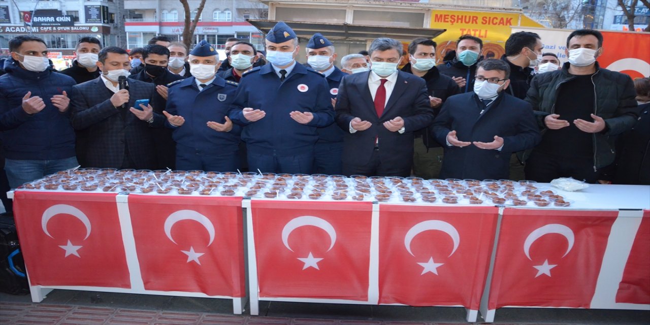 Batman'da Gara şehitleri için lokma dağıtıldı