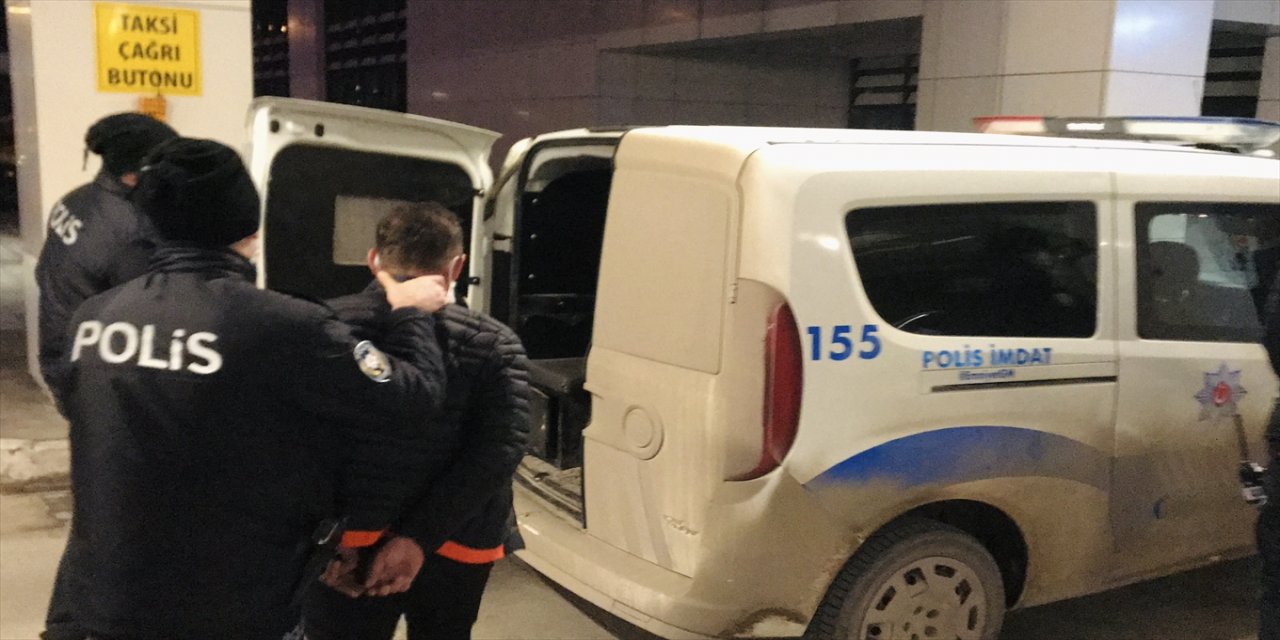 Edirne'de "dur" ihtarına uymayıp bekçilerin üzerine sürdüğü araçla kaçan kişi yakalandı