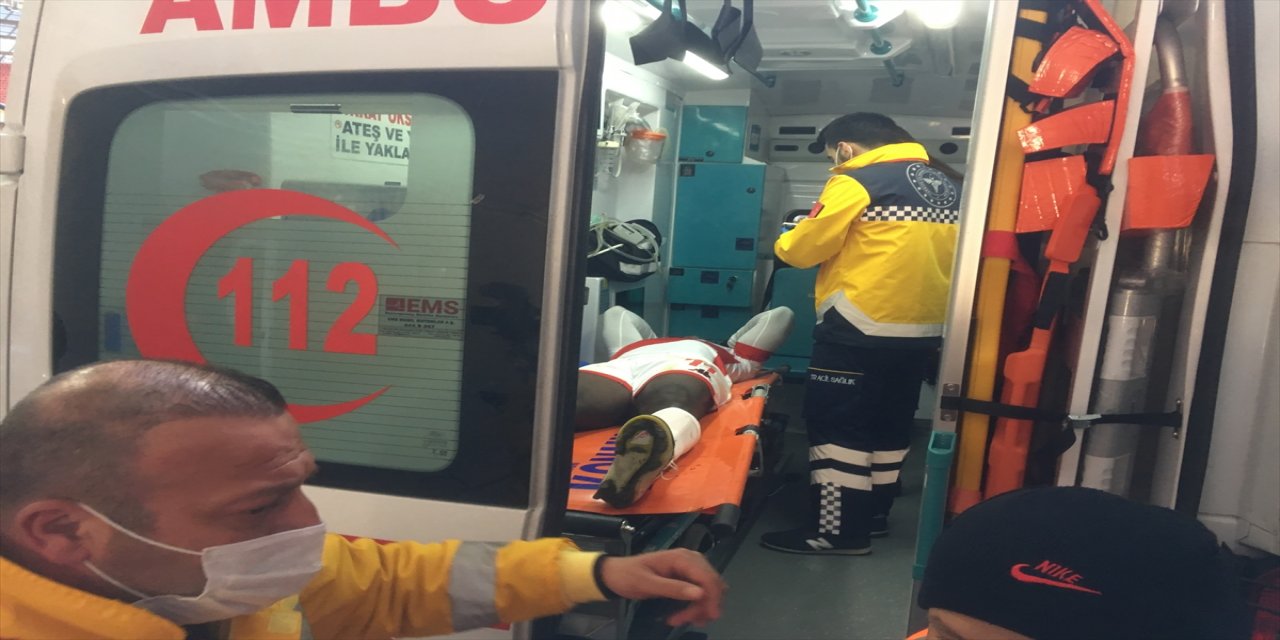 Gaziantep maçında sakatlanıp hastaneye kaldırılan Antalyasporlu Orgill, kafileyle Antalya'ya dönecek