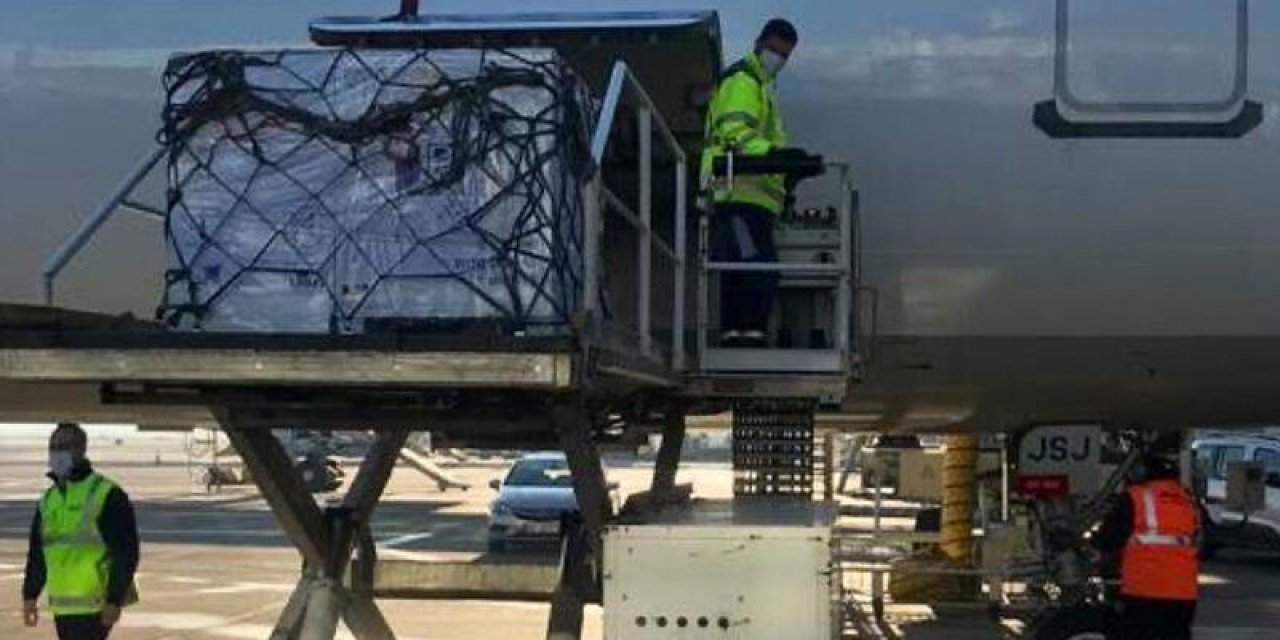 Ukrayna'nın Hindistan'dan aldığı Kovid-19 aşısının ilk partisi THY aracılığıyla Kiev'e ulaştırıldı