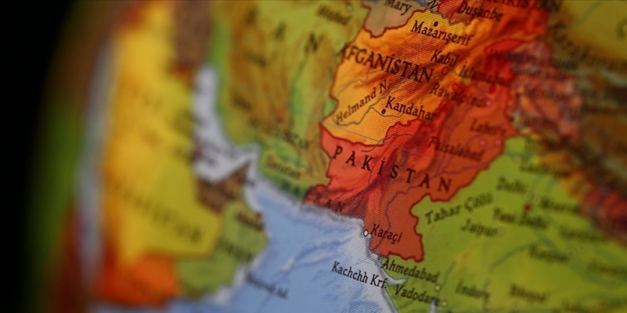 İran'ın Pakistan sınırında gösteri yapan kaçakçılara yönelik müdahalede 10 kişi öldü, 5 kişi yaralandı