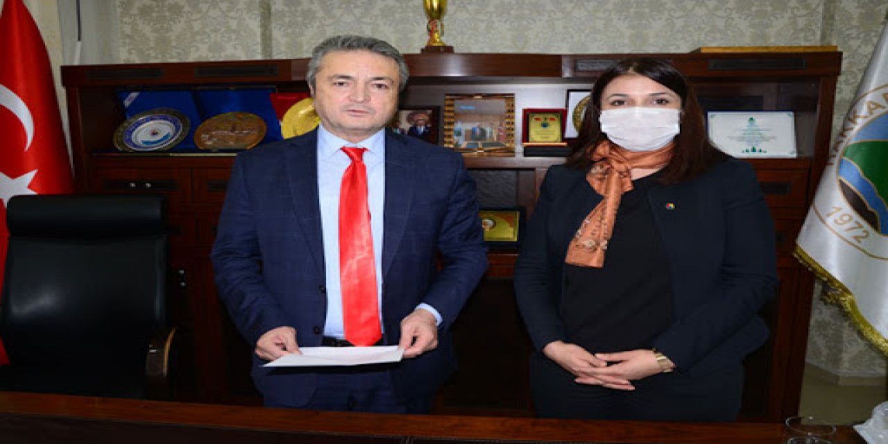 Hakkari'de en çok kadın istihdam eden 6 firmaya plaket verildi