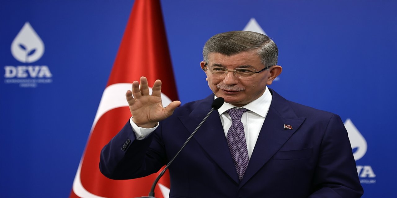 Gelecek Partisi Genel Başkanı Davutoğlu, DEVA Partisi Genel Başkanı Babacan ile görüştü