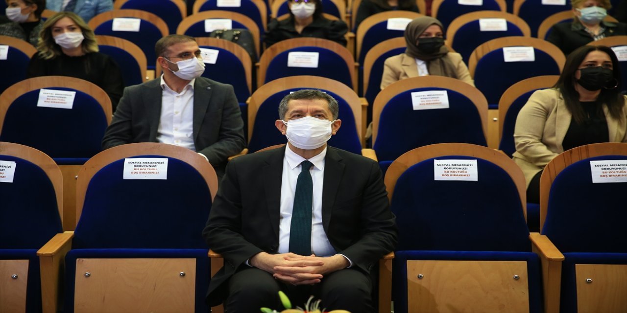 Milli Eğitim Bakanı Selçuk, Zonguldak'ta ziyaretlerde bulundu