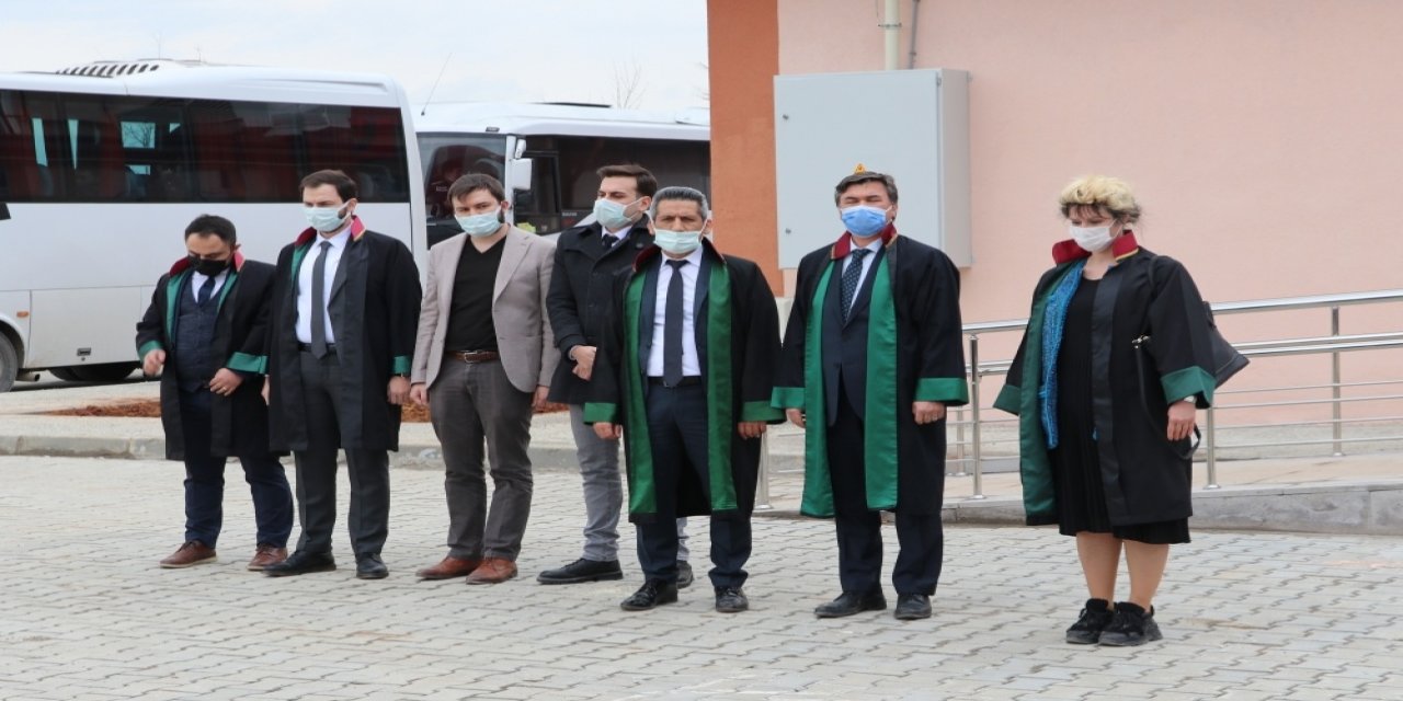 Avukatlardan, meslektaşlarının haciz için gittiği evde öldürülmesine tepki