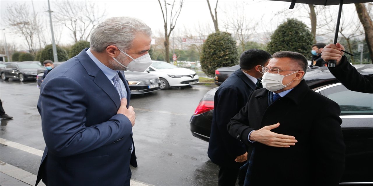 Cumhurbaşkanı Yardımcısı Oktay, AK Parti İstanbul İl Başkanlığı'nı ziyaret etti