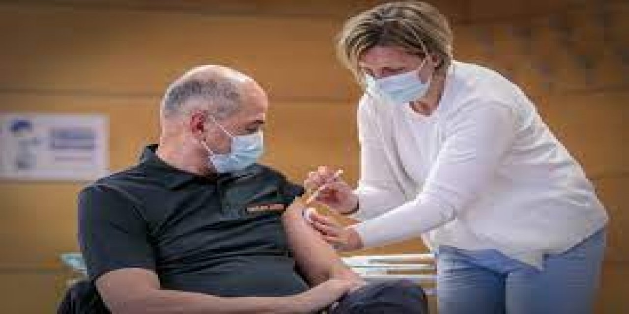 Slovenya devlet erkanı AstraZeneca aşısı yaptırdı