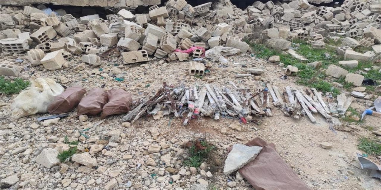 Tel Abyad'da 60 kilogram TNT tipi patlayıcı ele geçirildi