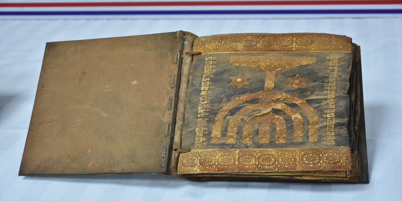 Samsun'da altın işlemeli Tevrat ele geçirilmesiyle ilgili yakalanan zanlılardan 4'ü serbest