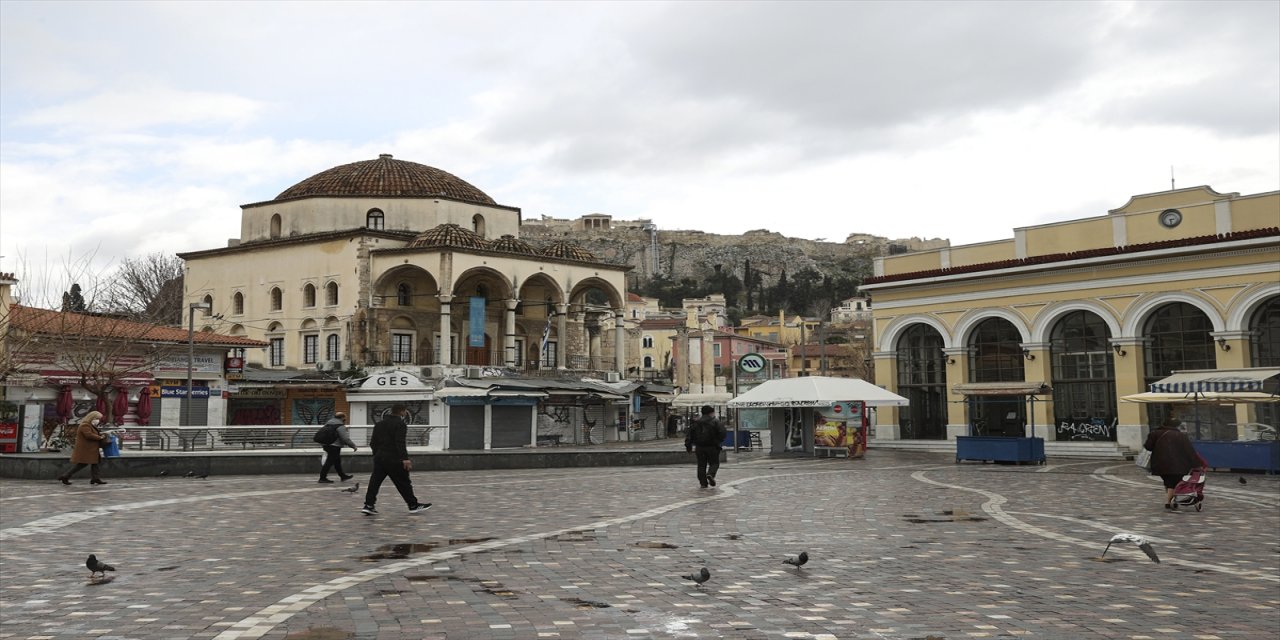 Yunanistan'da Kovid-19 tedbirleri gevşetiliyor