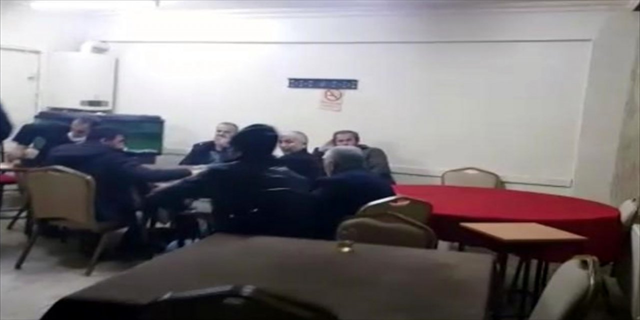 Kırıkkale'de bir kıraathanede Kovid-19 kurallarını ihlal eden 9 kişiye para cezası verildi