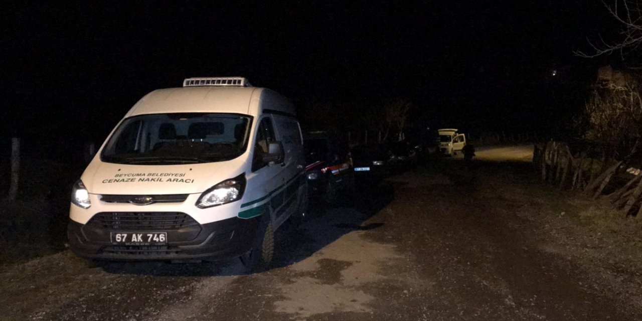 Zonguldak'ta babası tarafından öldürüldüğü öne sürülen, ormanda gömülü bulunan kişinin cenazesi defnedildi
