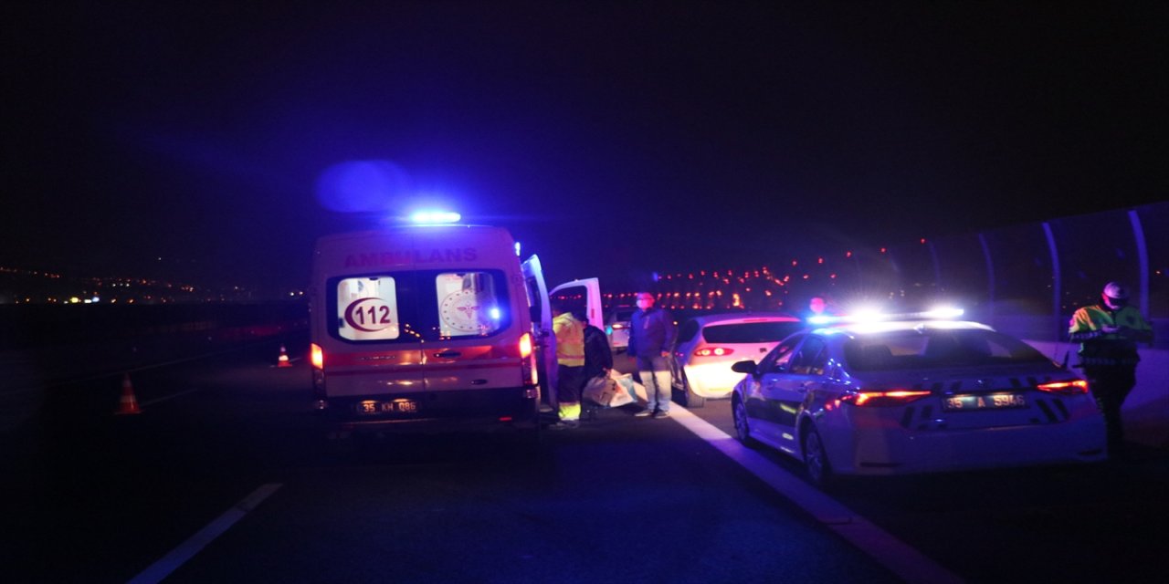 İzmir'de otomobil beton bariyere çarptı: 1 ölü, 1 yaralı