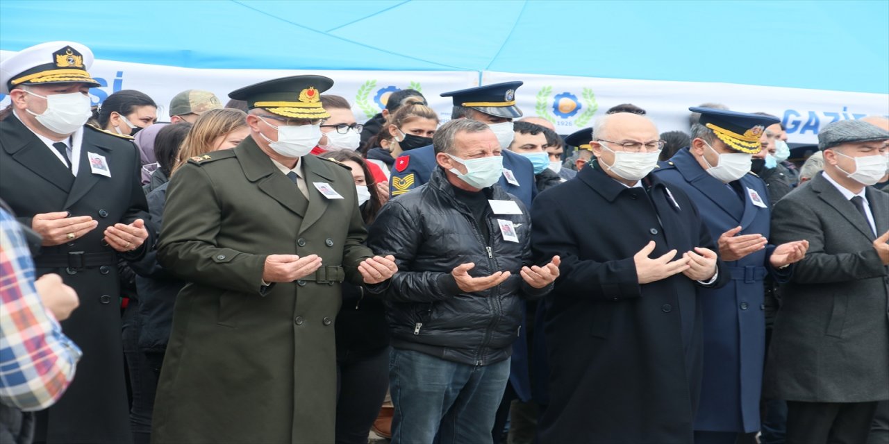 İzmir'de tedavi gördüğü hastanede şehit olan er son yolculuğuna uğurlandı