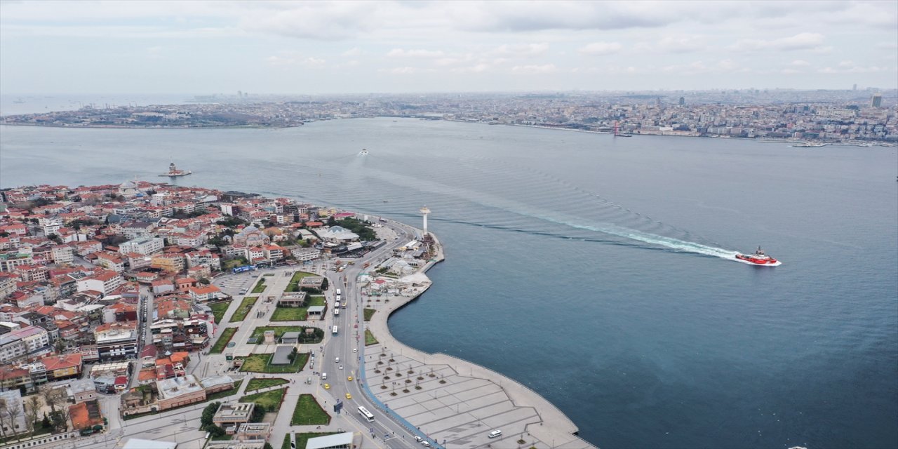 İstanbul'da kısıtlama nedeniyle sakin bir gün yaşanıyor