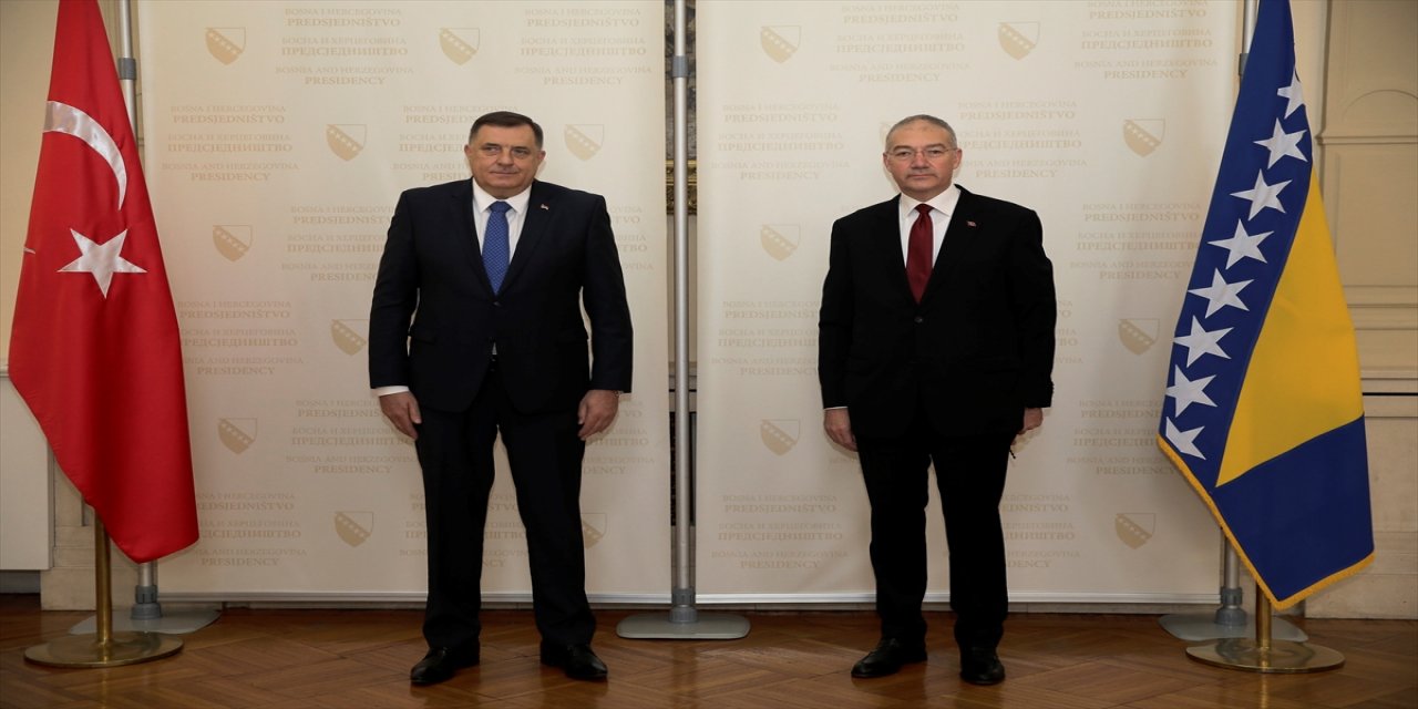 Türkiye'nin yeni Saraybosna Büyükelçisi Girgin güven mektubunu sundu