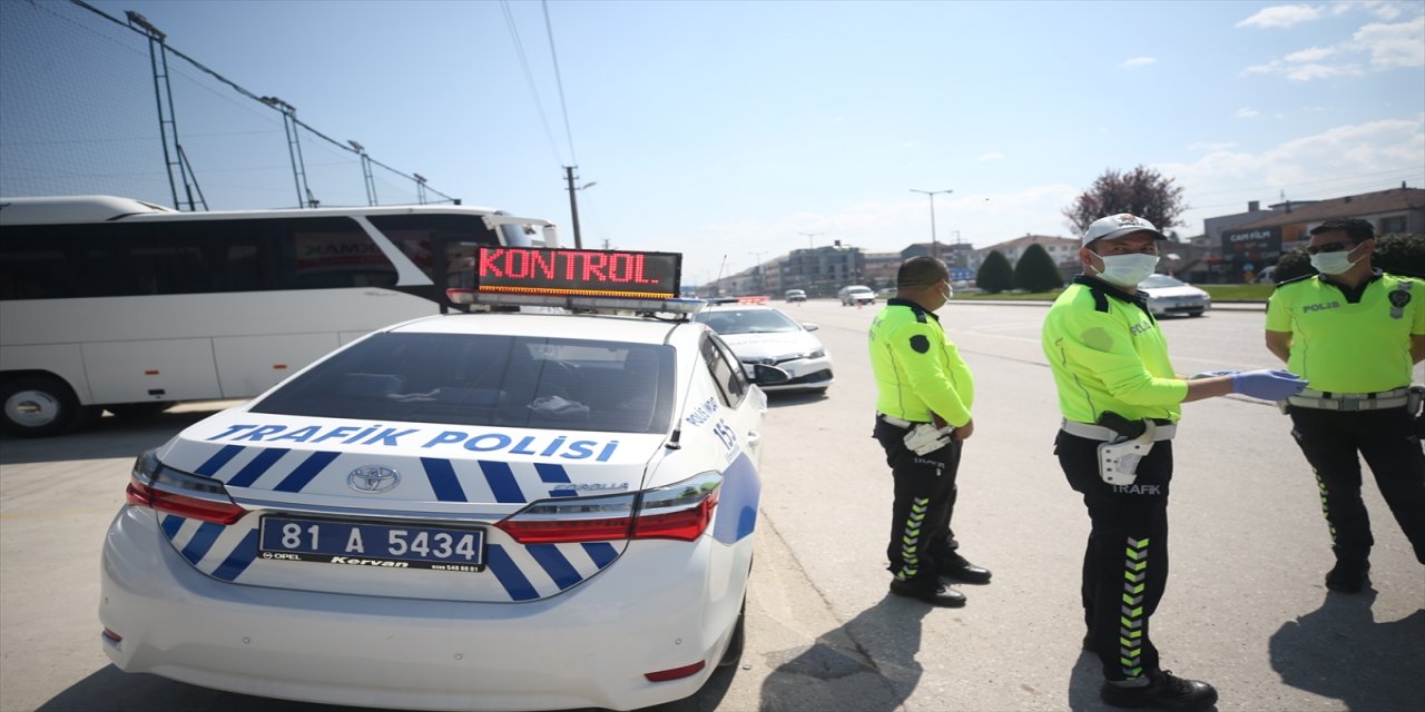 Düzce ve Kocaeli'de karantina ihlali yapan 2 kişi yurda yerleştirildi