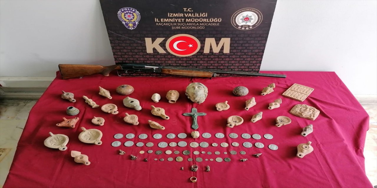 İzmir'de düzenlenen operasyonda 91 tarihi eser ele geçirildi, 2 şüpheli yakalandı