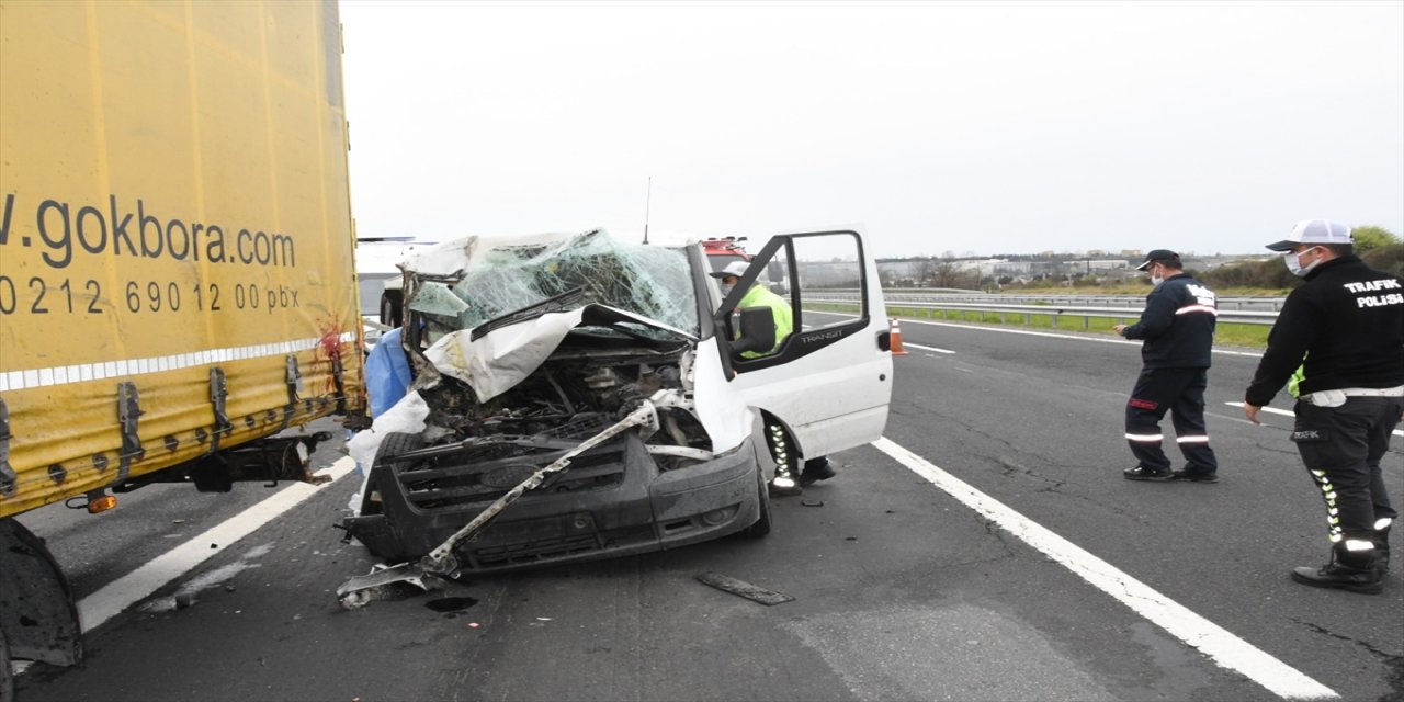 Tekirdağ'da panelvan tıra çarptı: 1 ölü