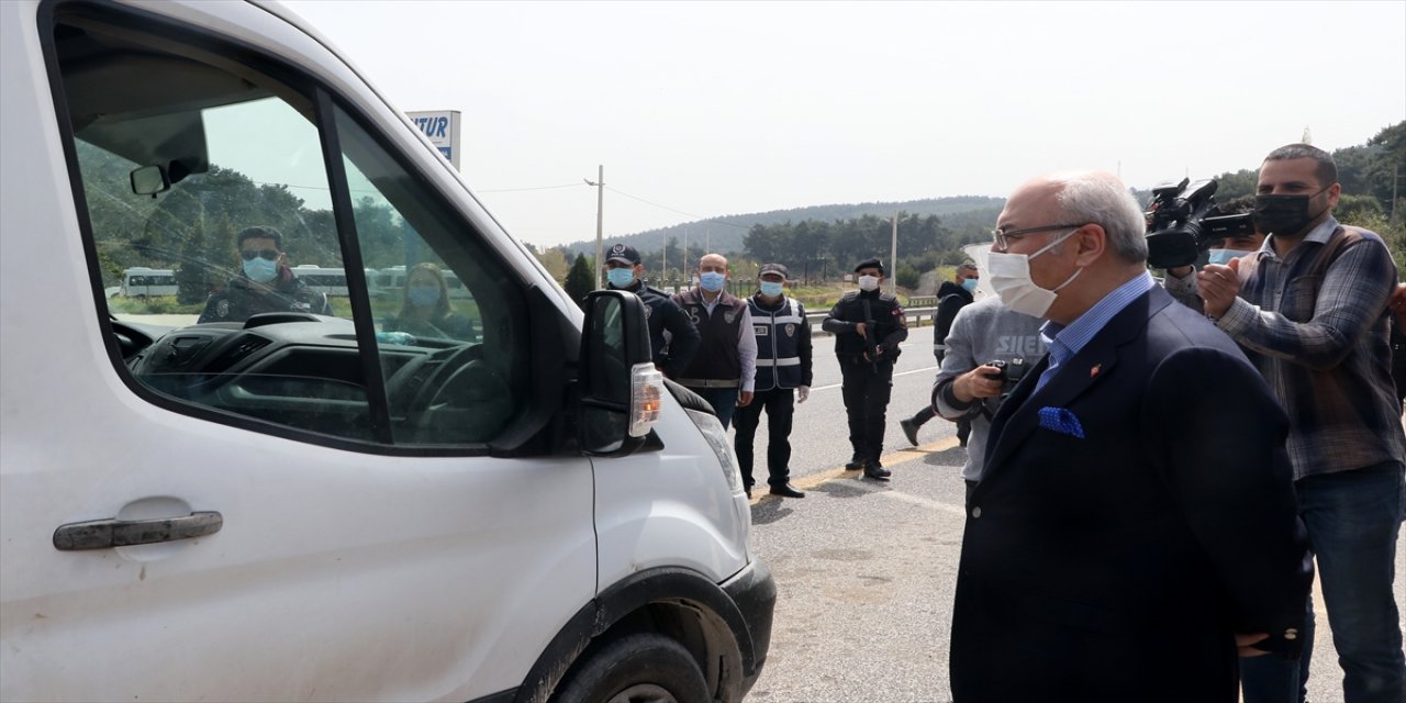 İzmir Valisi Köşger, kentte Kovid-19 vaka sayısında düşüş olmadığını söyledi: