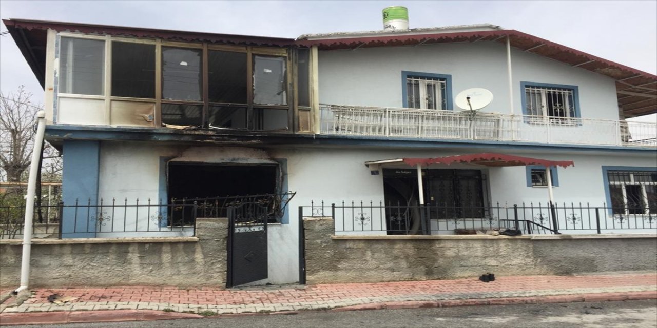 Konya'da 3 yaşındaki çocuğun evde çakmakla oynadığı sırada çıkan yangın söndürüldü