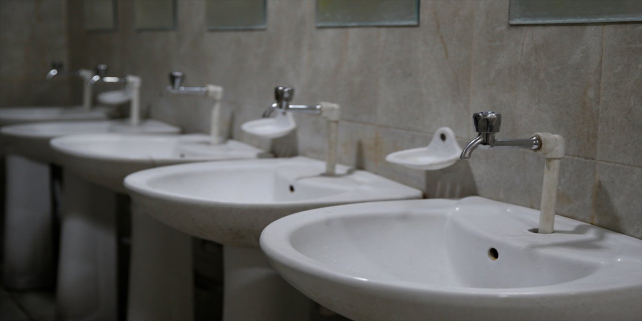 Kayseri'de tarihi caminin muslukları çalındı