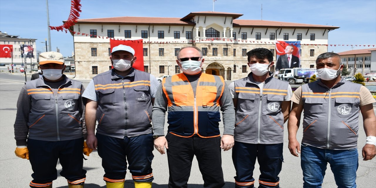 Kovid-19 sürecini avantaja çeviren Sivas Belediyesi 300 personelle bahar temizliği başlattı
