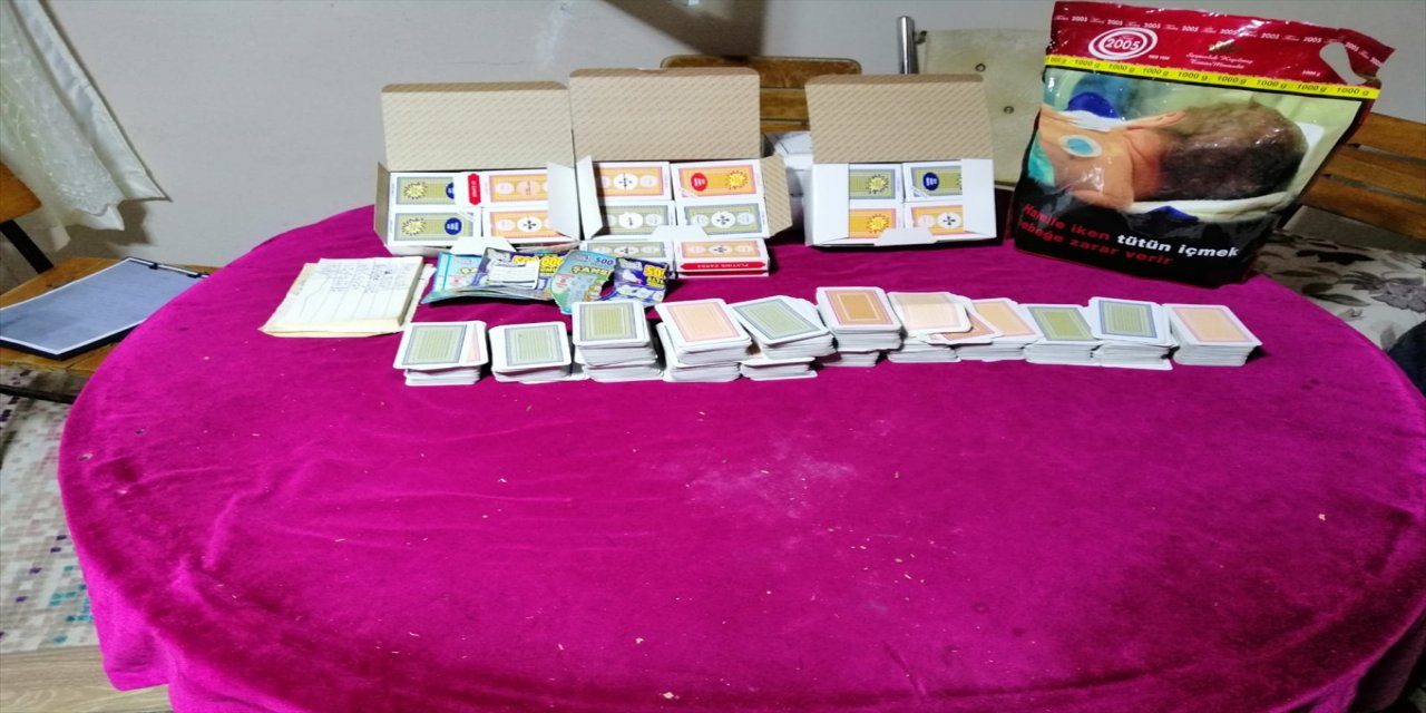 Samsun'da evde kumar oynayan ve Kovid-19 tedbirlerini ihlal eden 5 kişiye para cezası