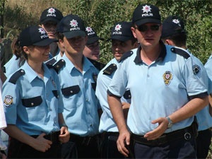 2 yıllıklara ve polise kısa dönem yok