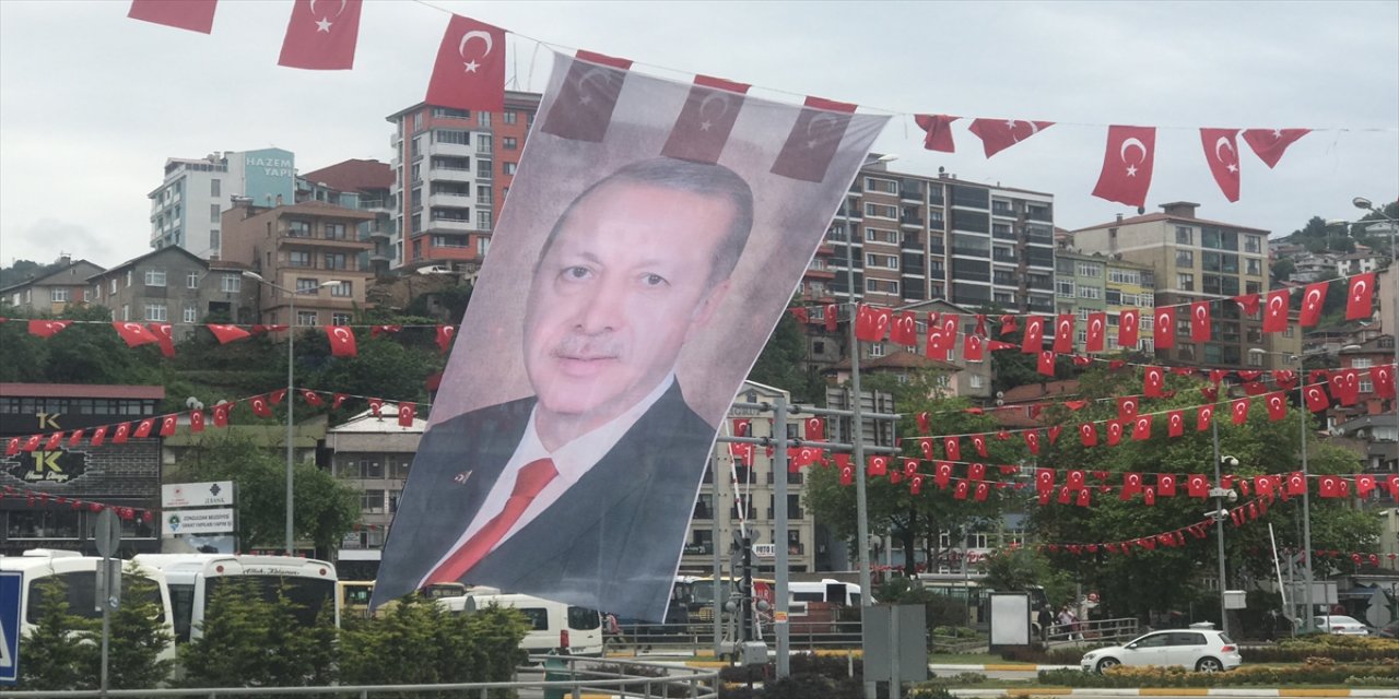 Zonguldaklılar Cumhurbaşkanı Erdoğan'ı ve müjdelerini heyecanla bekliyor