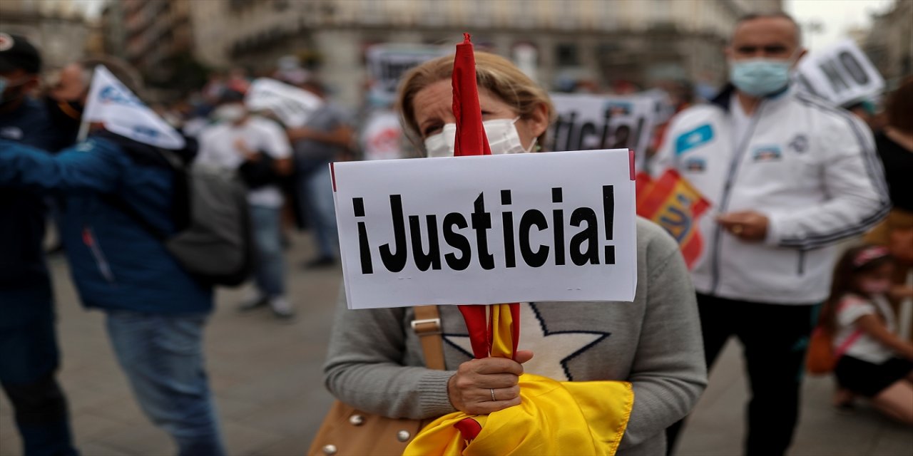 İspanya'da jandarma çalışanları sosyal haklarının genişletilmesi talebiyle meydanlara indi