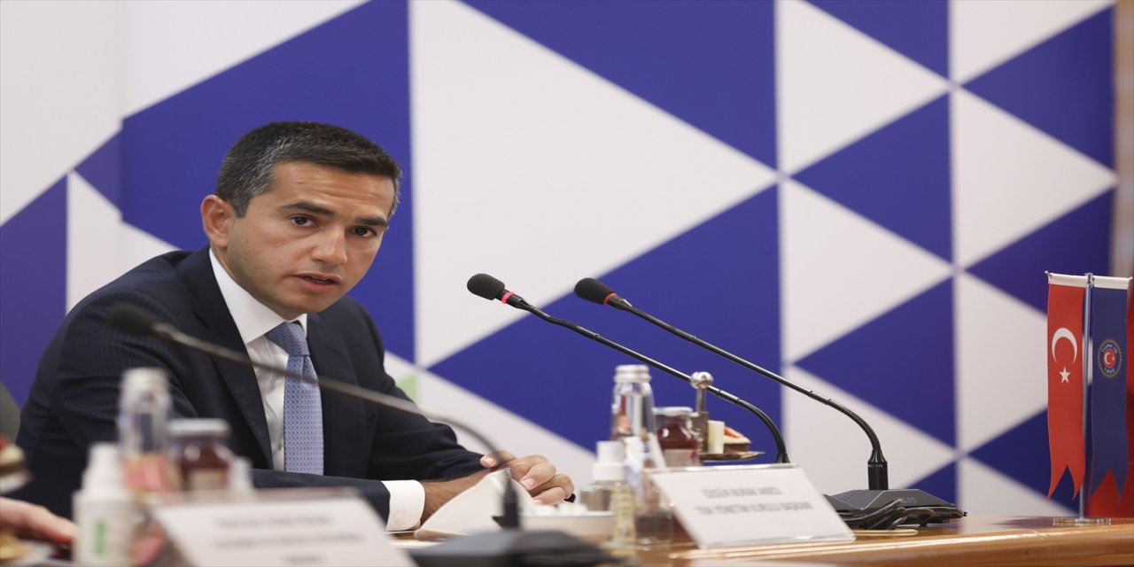 Bakan Bilgin, işçi ve işveren konfederasyonlarının temsilcileriyle bir araya geldi