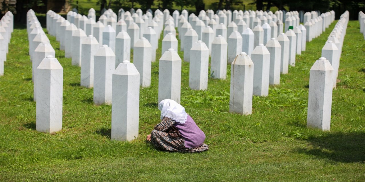 Srebrenitsa anneleri, "Bosna Kasabı" hakkındaki nihai kararı bekliyor