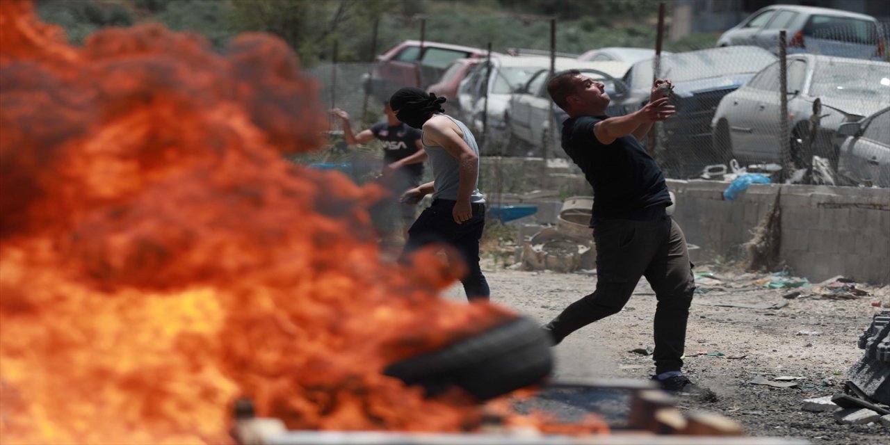 İsrail askerlerinden Batı Şeria’da gösteri düzenleyen Filistinlilere müdahale