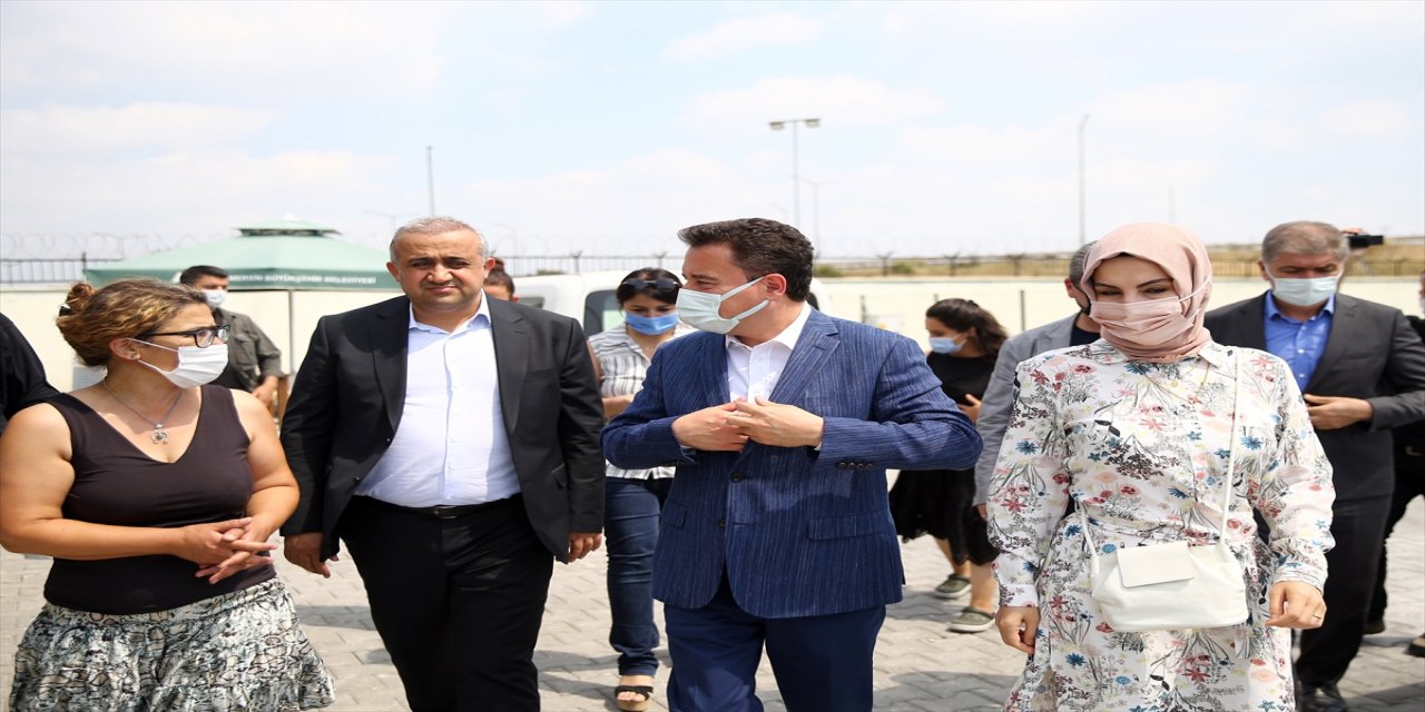 DEVA Partisi Genel Başkanı Ali Babacan, Mersin'de sebze meyve halini ziyaret etti