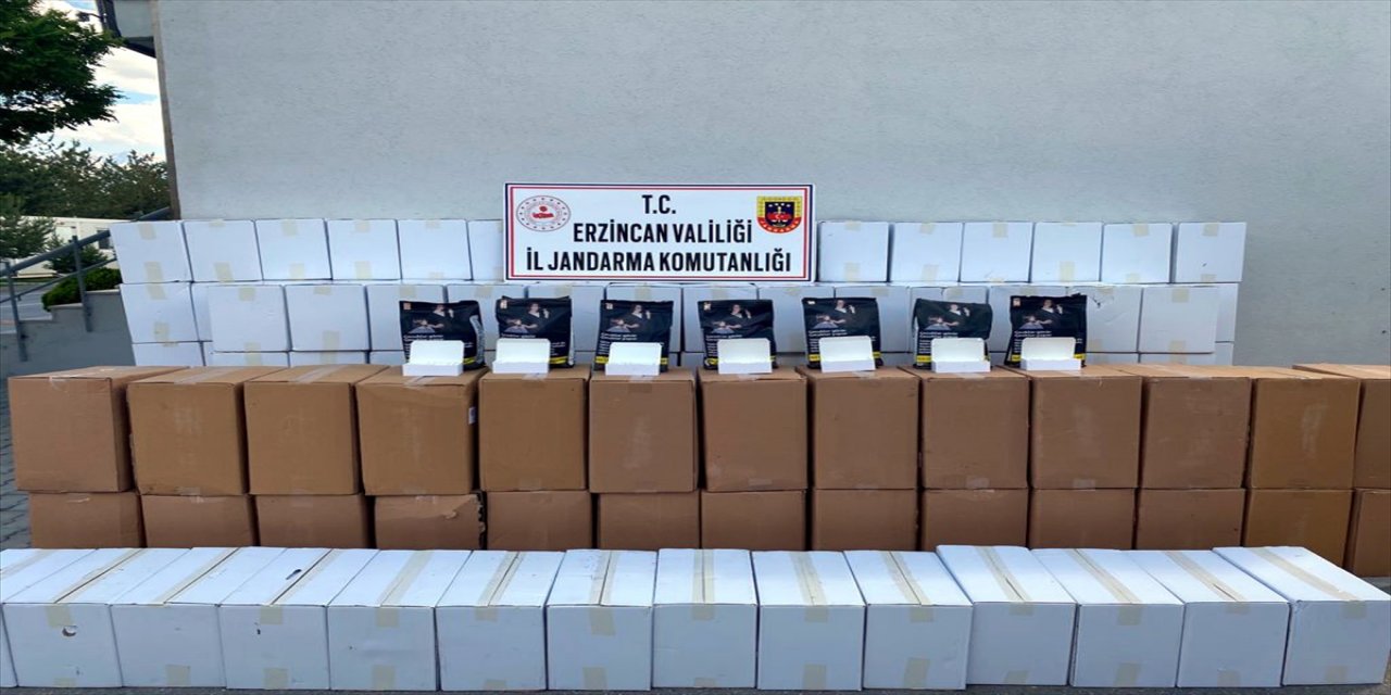 Erzincan'da jandarma 270 kilo kaçak tütün ile 1 milyon 470 bin makaron ele geçirdi