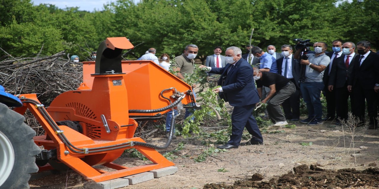 Tarım ve Orman Bakan Yardımcısı Tunç, Malatya'da tarım ve hayvancılık tesislerini ziyaret etti