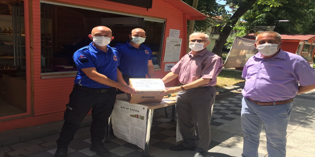 Kırkseder Derneğinden kitap bağışı