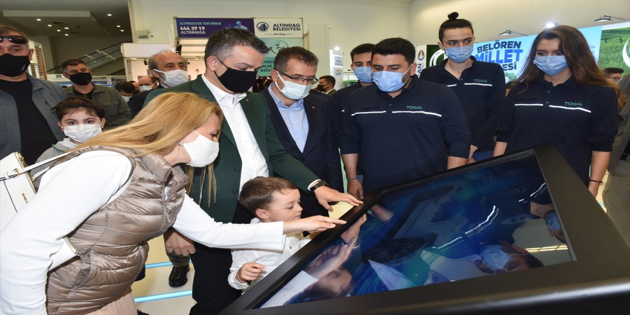 Bakan Pakdemirli, 3. Verimlilik ve Teknoloji Fuarı'nı ziyaret etti