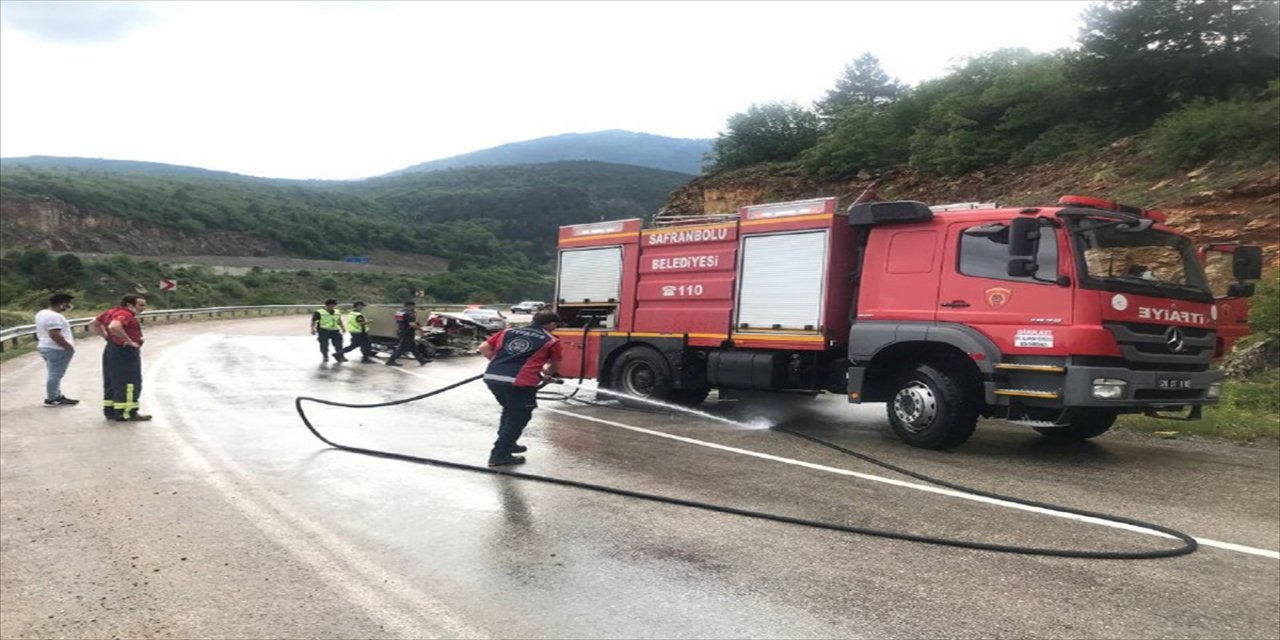 Karabük'teki iki ayrı trafik kazasında 1 çocuk öldü 3 kişi yaralandı