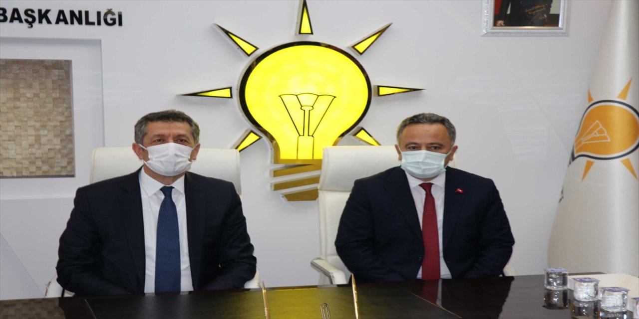 Milli Eğitim Bakanı Ziya Selçuk, Karabük'te ziyaretlerde bulundu