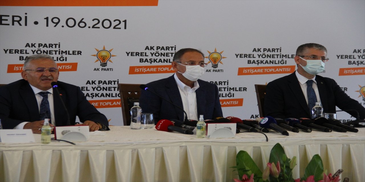 Özhaseki, AK Parti Yerel Yönetimler Başkanlığı İstişare Toplantısı'nda konuştu