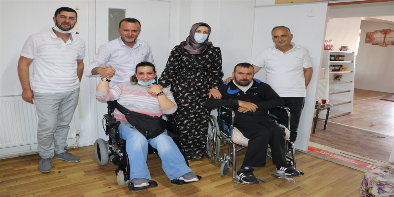 Kendisi için düşünülen akülü aracı daha çok ihtiyacı bulunan engelli kadına verdi