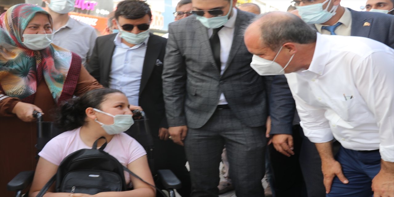 Memleket Partisi Genel Başkanı Muharrem İnce, partisinin Ağrı İl Başkanlığını açtı