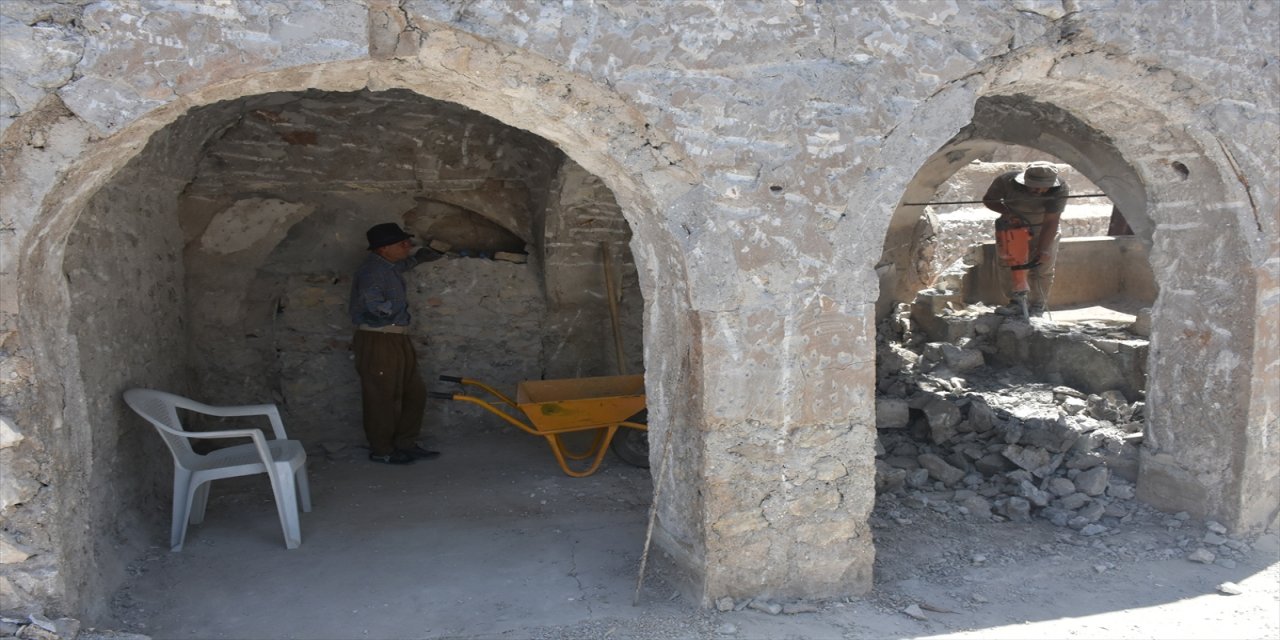 Kerkük'teki Türk Şehitliği TİKA tarafından yenilenmeye başladı