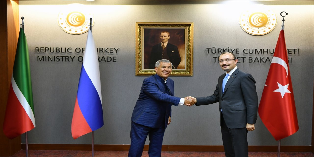 Bakan Muş, Tataristan Cumhuriyeti Cumhurbaşkanı Rüstem Minnihanov ile görüştü