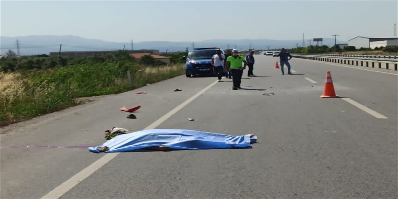 Manisa'da otomobille çarpışan motosikletin sürücüsü öldü