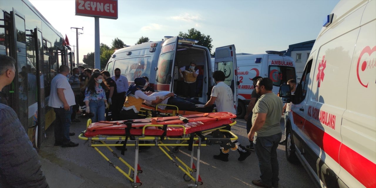 Bursa'da zincirleme trafik kazası: 2 yaralı